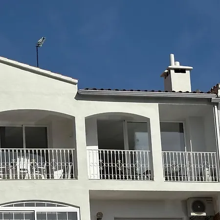 Apartment Marina View - Sud-ouest Au Canal Avec Terrasse Empuriabrava